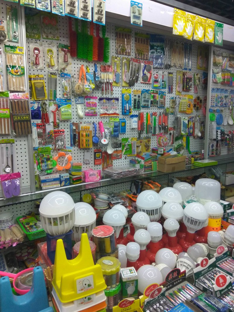 合肥商贸公司的选择：本土品牌VS国际巨头